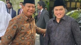Ketua Umum Partai Gerindra Prabowo Subianto bersama Menteri BUMN, Erick Thohir. (Facbook.com/@Erick Thohir)