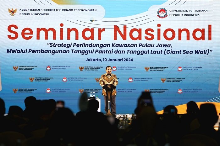 Menteri Pertahanan Prabowo Subianto dalam seminar nasional bertajuk ‘Strategi Perlindungan Kawasan Pulau Jawa, Melalui Pembangunan Tanggul Pantai dan Tanggul Laut (Giant Sea Wall)’ di Jakarta. (Dok. Tim Media Prabowo)