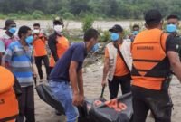 Proses pencarian dan evakuasi korban yg terseret arus banjir oleh Tim SAR gabungan di Kabupaten Belu, Nusa Tenggara Timur (7/3/24) . (Dok.  BPBD Kabupaten Belu, Nusa Tenggara Timur)