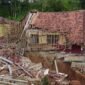 Sebanyak tiga rumah dan bangunan sekolah roboh akibat pergerakan tanah terjadi di Desa Cibedug, Kecamatan Rongga, Kabupaten Bandung Barat. (Dok. BPBD Kab. Bandung Barat)
