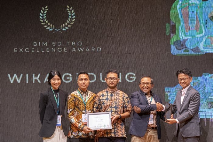 PT Wijaya Karya Bangunan Gedung Tbk (WEGE) mendapatkan BIM 5D TBQ Excellence Award, Kamis  (25/4/2024). (Dok. WEBE)