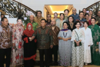 Ketua Umum Partai Gerindra Prabowo Subianto menghadiri acara ulang tahun Siti Hediati Hariyadi. (Instagram.com/@titieksoeharto)

