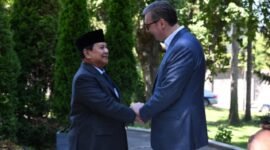 Presiden Serbia Aleksandar Vucic dan Presiden RI terpilih Prabowo Subianto dalam pertemuan persahabatan antar dua negara, Senin (29/7/2024). (Dok. Tim Media Prabowo Subianto)