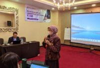 Foto : Winarti Master Asesor BNSP saat memberikan Materi Pelatihan Asesor Kompetensi LSP Pasar Modal di Cosmos Amarosa Hotel, Antasari, Jakarta (12/8/12). (Doc.Ist)