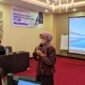 Foto : Winarti Master Asesor BNSP saat memberikan Materi Pelatihan Asesor Kompetensi LSP Pasar Modal di Cosmos Amarosa Hotel, Antasari, Jakarta (12/8/12). (Doc.Ist)