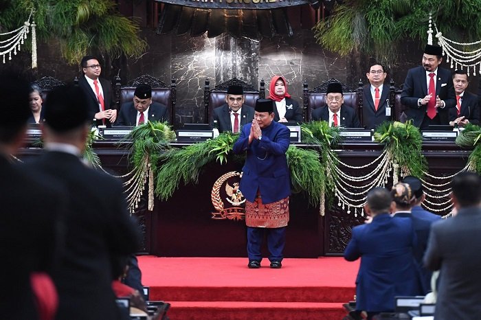 Presiden RI Prabowo Subianto mengucapkan terima kasih atas kehadiran 19 pimpinan negara dan 15 utusan khusus yang hadir di acara pelantikannya di gedung MPR/DPR. (Facebook.com @Setkab RI)