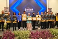 Indofood gelar penandatanganan Memorandum of Understanding (MoU) dengan mahasiswa dan dilanjutkan penyerahan dana riset secara simbolis. (Dok. RRI)

