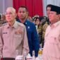 Presiden RI Prabowo Subianto duduk satu meja dengan Wakil Presiden Ke-6 RI Try Sutrisno. (Facebook.com @Setkab RI)