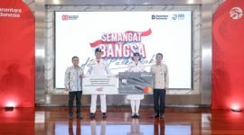 BRI Peduli beri apresiasi dana pendidikan untuk Paskibraka dan tenaga pendukung! Bukti komitmen BRI untuk mendukung pendidikan dan semangat juang anak bangsa. (Dok. BRI)