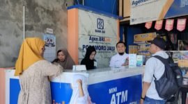 AgenBRILink menjadi jembatan layanan keuangan di pelosok negeri. Simak kisah AgenBRILink Podomoro Jaya di Gowa yang memberdayakan petani dan masyarakat lokal. (Dok. BRI)