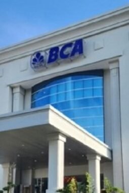 BBCA Terperosok ke Rp7.950, Publik Masih Trauma Isu Bailout Lama