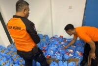 Nurani Astra dirikan 12 posko bencana dan salurkan 16 ribu paket sembako di Aceh, Sumut, Sumbar. (Dok. Astra)