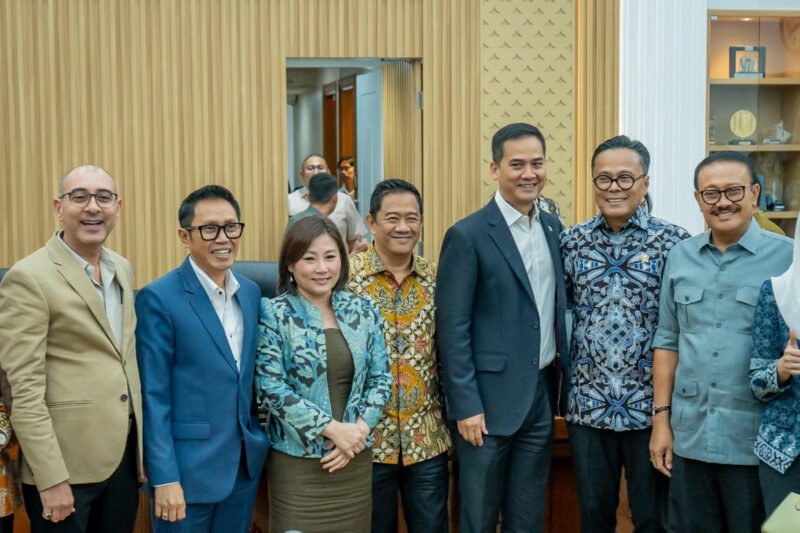 PT Krakatau Steel (Persero) Tbk menegaskan komitmennya sebagai lokomotif industri baja nasional dalam Rapat Dengar Pendapat (RDP) bersama Komisi VI DPR RI pada Rabu, 4 Februari 2026.