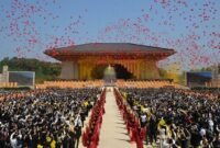 Suasana upacara penghormatan Kaisar Kuning Tahun Bingwu di kampung halamannya