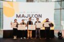 Tim pemenang utama GISACT melakukan sesi foto bersama pada acara “MAJU:ON Final Demo Day” yang diselenggarakan pada tanggal 21 Mei di Garuda Spark Innovation Hub, Indonesia.