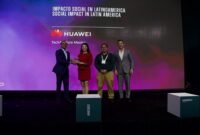 Huawei and partners receive the GLOMO award at GSMA M360 LATAM 2026