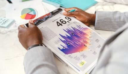 Mengintip Laporan Tahunan: Bukan Sekadar Angka, tapi Kisah Perjalanan Perusahaan
