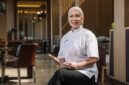 Petty Elliott membawa kecintaannya yang mendalam terhadap warisan kuliner Indonesia ke Bejana, merayakan cita rasa, tradisi, dan kisah autentik melalui hidangan yang berakar pada kekayaan dan keberagaman Nusantara.