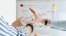 Grafik pertumbuhan menunjukkan tren positif dari sebuah perusahaan yang berhasil melakukan penambahan modal, mencerminkan optimisme investor terhadap potensi ekspansi bisnis di masa depan. Kinerja finansial yang kuat ini menjadi landasan bagi inovasi dan peningkatan layanan bagi konsumen.