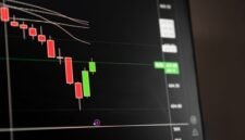 Ilustrasi kalender dengan penanda tanggal-tanggal penting, menunjukkan jadwal pembagian dividen dari berbagai perusahaan di pasar modal yang dinantikan oleh para investor.