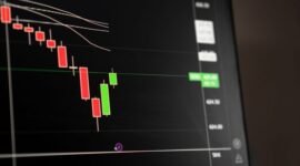 Ilustrasi kalender dengan penanda tanggal-tanggal penting, menunjukkan jadwal pembagian dividen dari berbagai perusahaan di pasar modal yang dinantikan oleh para investor.