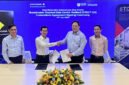 (kiri ke kanan) Mr. Joshua Kyaw Zwa and Mr. Kin Wah Chay of Yokogawa Engineering Asia, and Prof. Lee Poh Seng dan Mr. Ian Loo of NUS pada agreement signing ceremony.