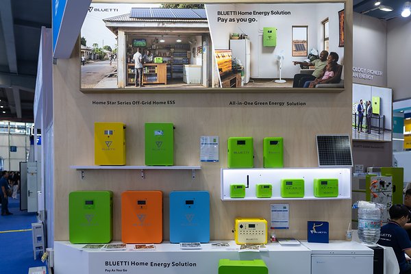 Commercial and residential energy storage products with integrated PAYGO feature