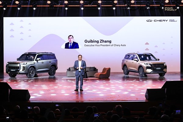 Zhang Guibing, Executive Vice President of Chery Auto, delivered a speech at CHERY Brand Night.